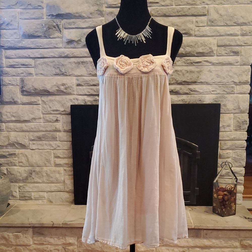 PIKO 1988 Pink/Peach Dress Floral Accents. Size Small / Medium